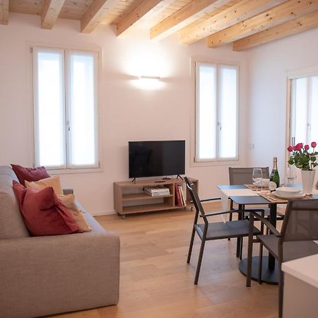 Romantic White Apartment - 5 Minutes From The Lake Como Zewnętrze zdjęcie