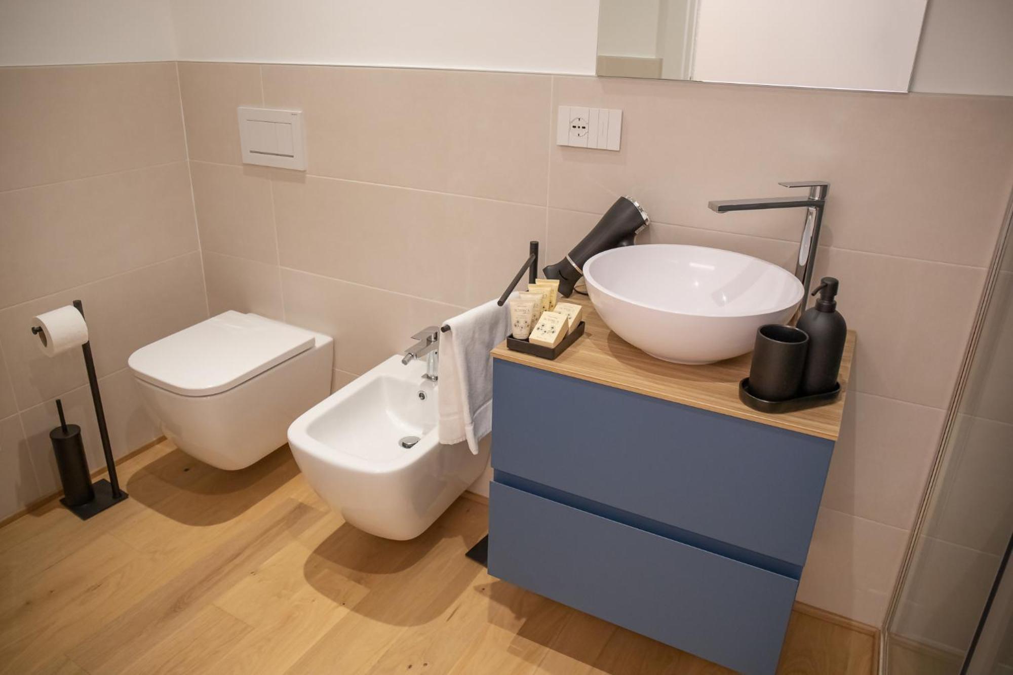 Amendola City View Apartments Suite Romantica Como Zewnętrze zdjęcie
